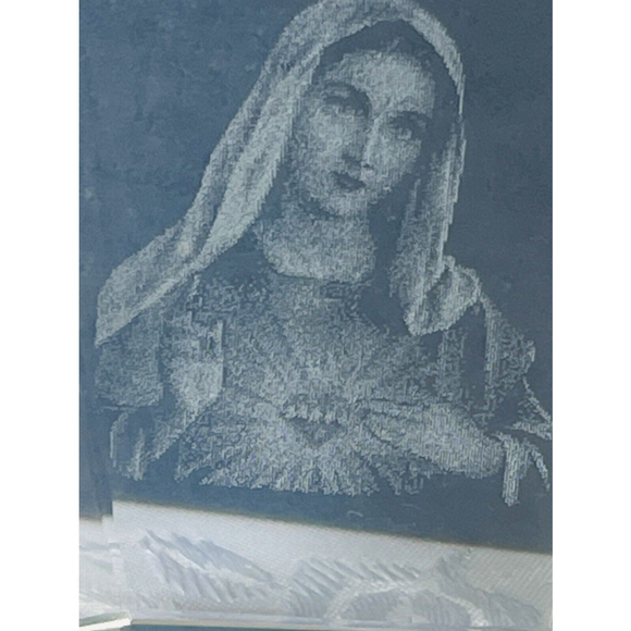Madonna Virgin Mary Laser Etched Crystal Clear Glass 3D Paperweight IOB - Picture 4 of 7